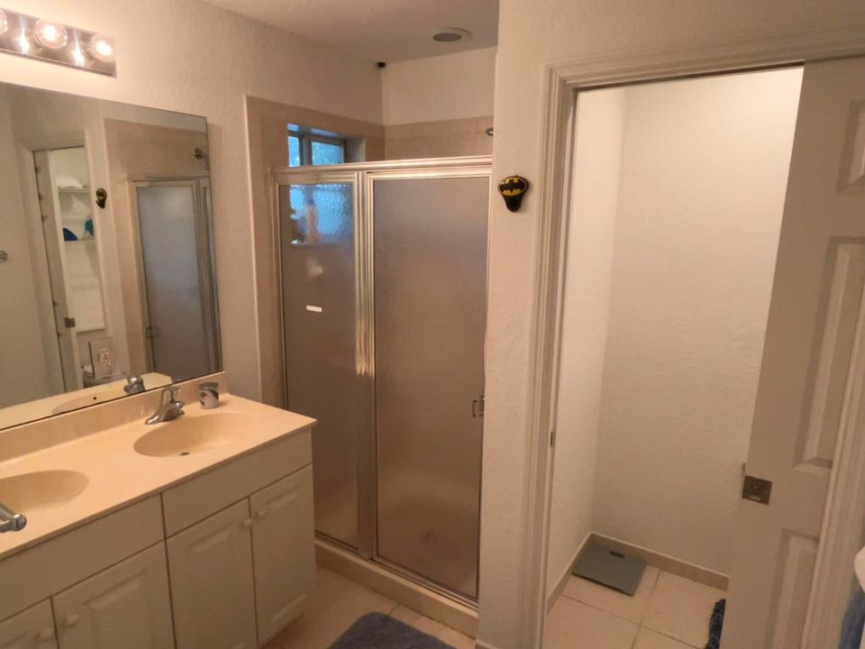 For Rent: $1,900 (2 beds, 2 baths, 1206 Square Feet)