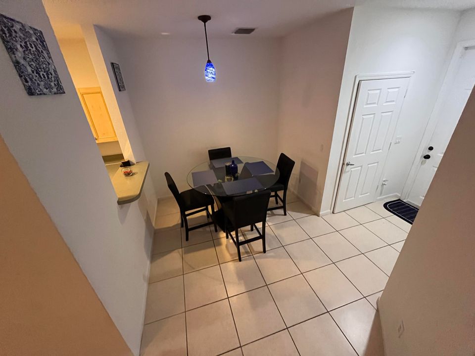 For Rent: $1,900 (2 beds, 2 baths, 1206 Square Feet)