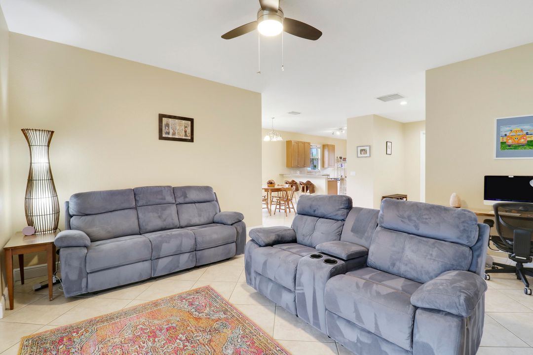 For Sale: $445,000 (3 beds, 2 baths, 1660 Square Feet)