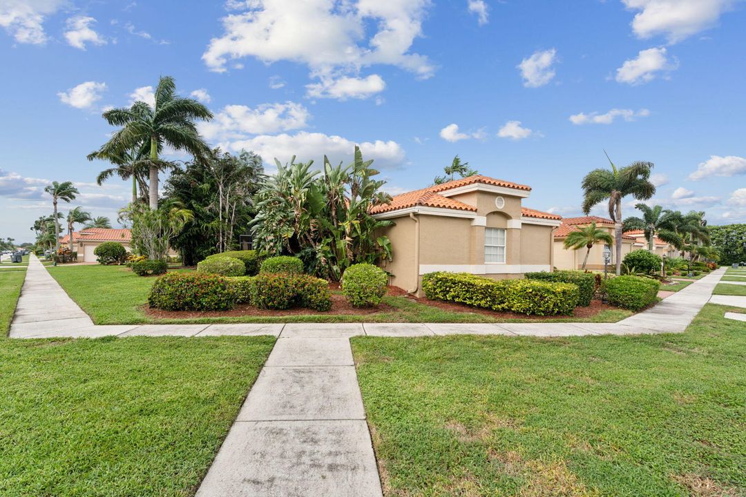 For Sale: $750,000 (3 beds, 2 baths, 1730 Square Feet)