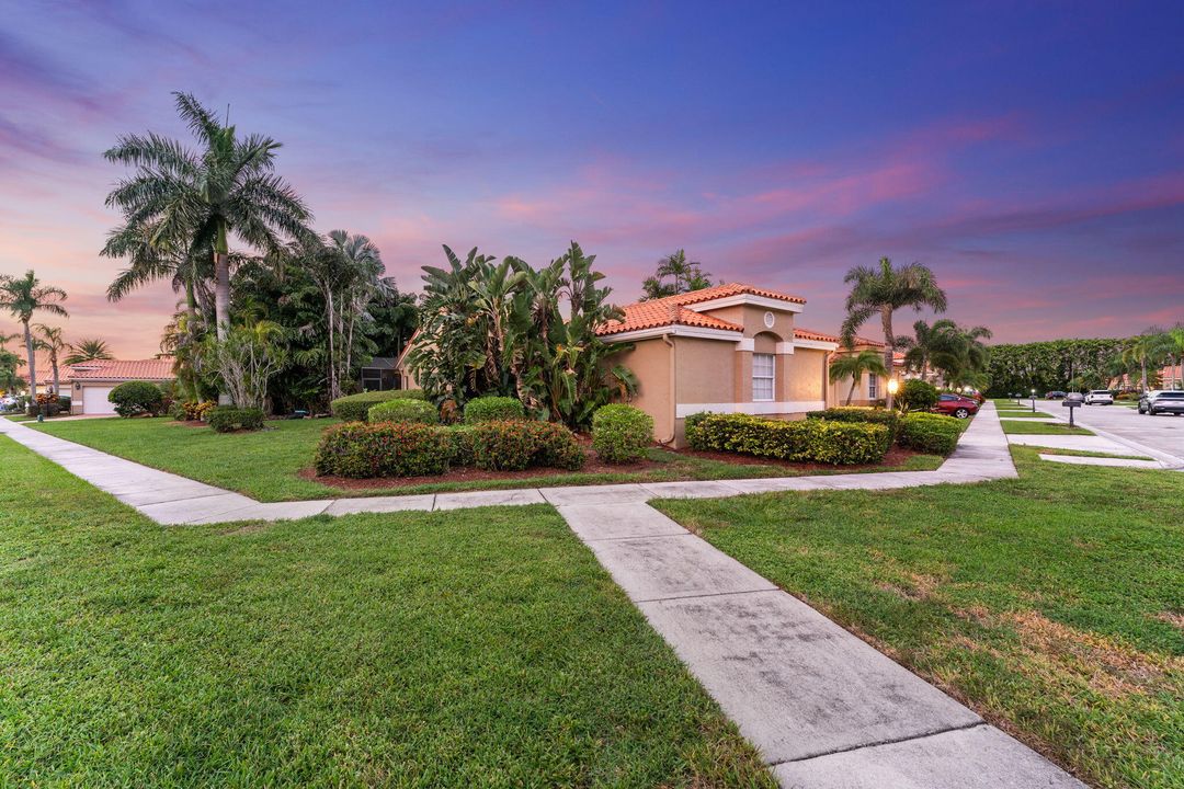 For Sale: $750,000 (3 beds, 2 baths, 1730 Square Feet)