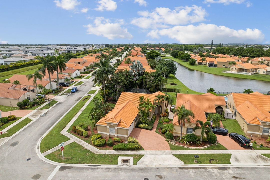 For Sale: $750,000 (3 beds, 2 baths, 1730 Square Feet)