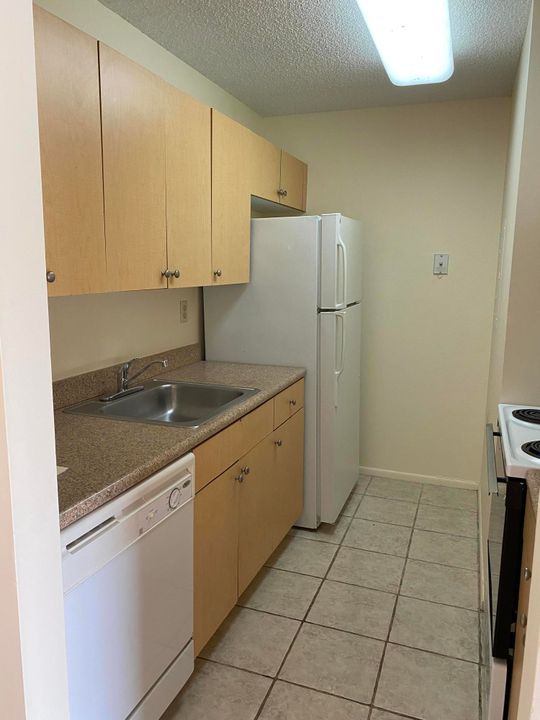 For Rent: $1,775 (2 beds, 1 baths, 708 Square Feet)