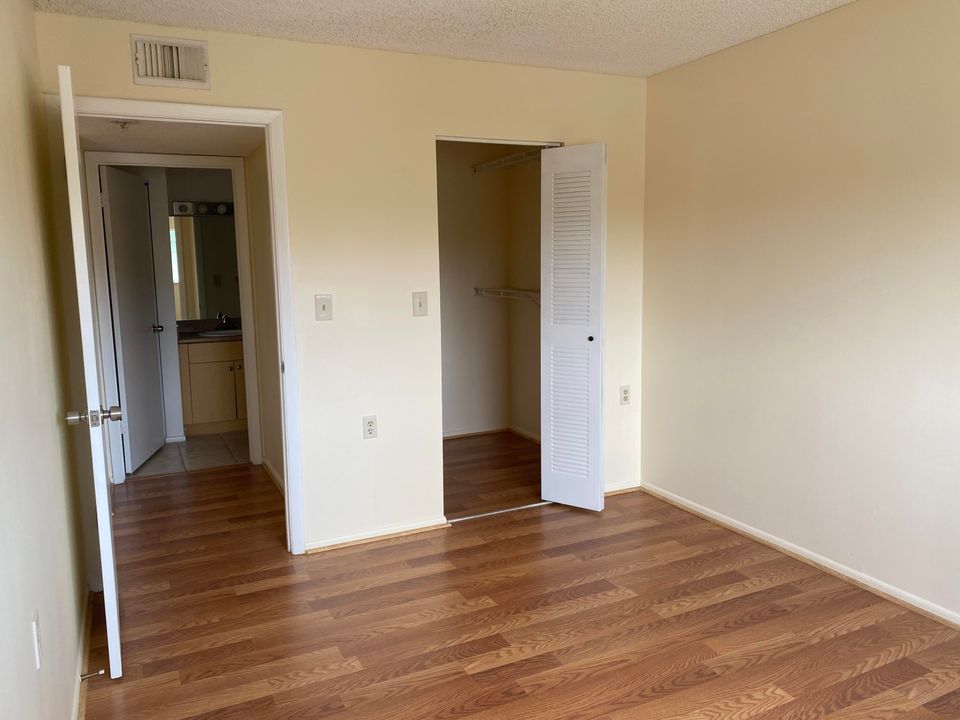 For Rent: $1,775 (2 beds, 1 baths, 708 Square Feet)