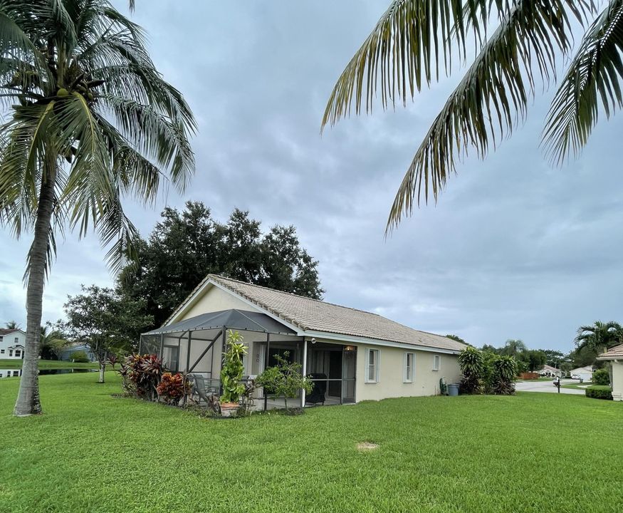 For Sale: $499,999 (3 beds, 2 baths, 1716 Square Feet)