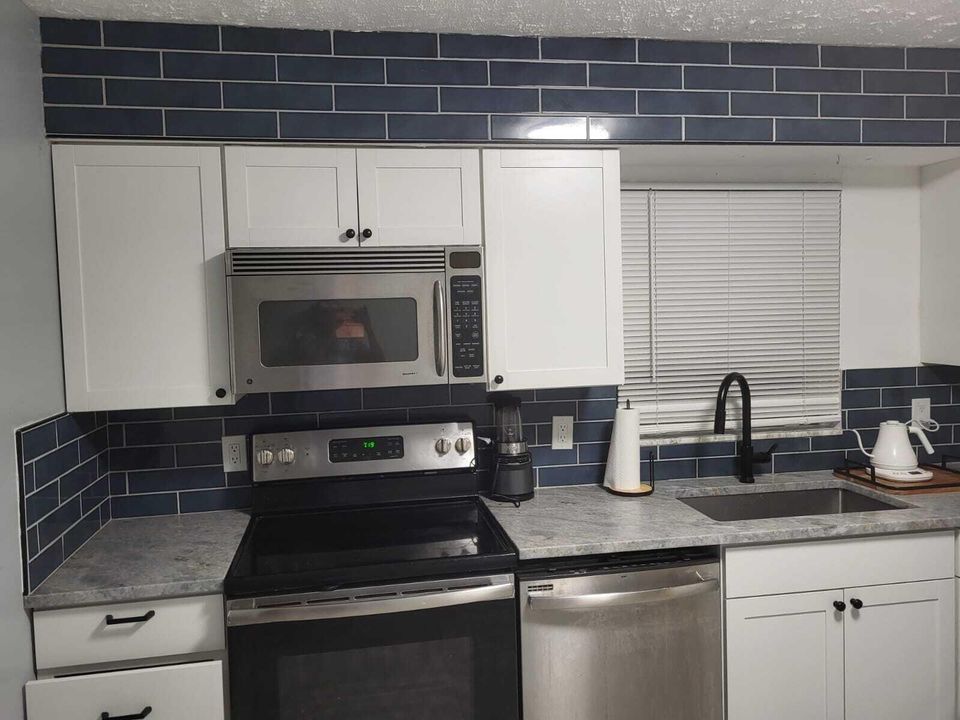 For Rent: $1,799 (1 beds, 1 baths, 5200 Square Feet)