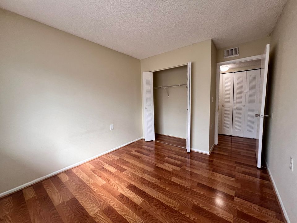 For Rent: $1,775 (2 beds, 1 baths, 708 Square Feet)