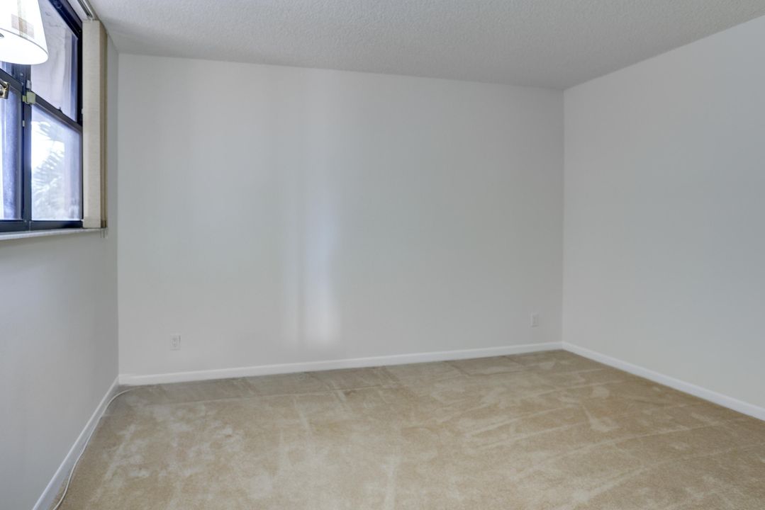 For Sale: $250,000 (2 beds, 2 baths, 1207 Square Feet)