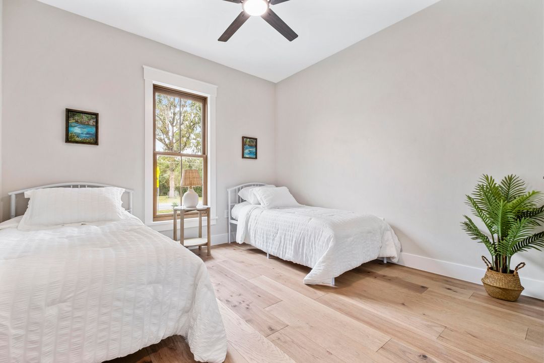 For Sale: $489,000 (3 beds, 2 baths, 1611 Square Feet)