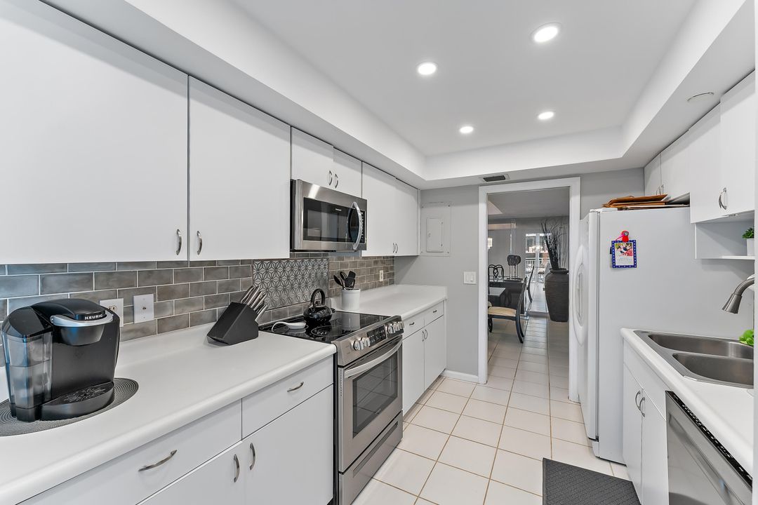 For Sale: $1,300,000 (2 beds, 2 baths, 1760 Square Feet)