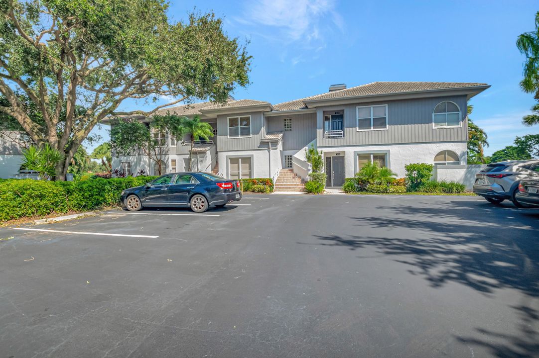 For Sale: $425,000 (3 beds, 2 baths, 1700 Square Feet)