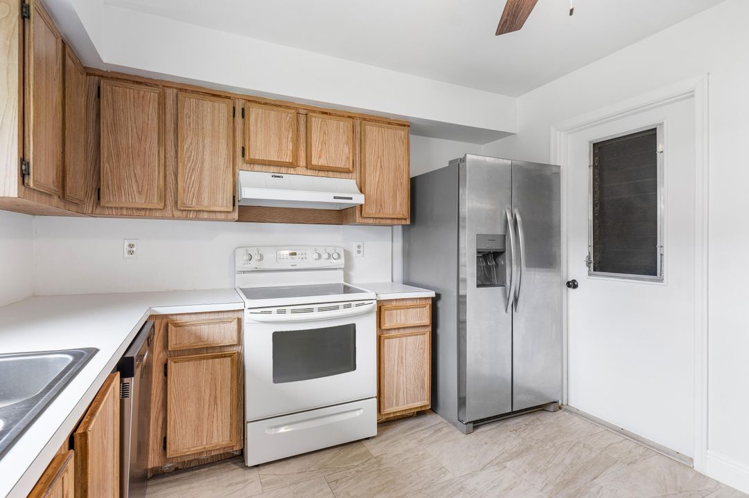 For Sale: $250,000 (2 beds, 2 baths, 1400 Square Feet)