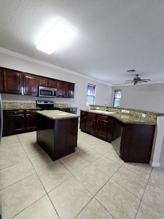 For Rent: $3,500 (5 beds, 3 baths, 2897 Square Feet)