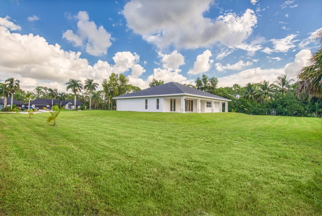 For Sale: $975,000 (3 beds, 3 baths, 2860 Square Feet)