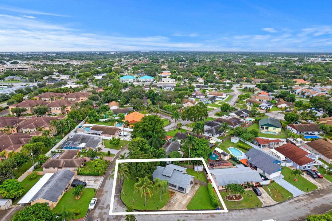 For Sale: $475,000 (3 beds, 2 baths, 1472 Square Feet)