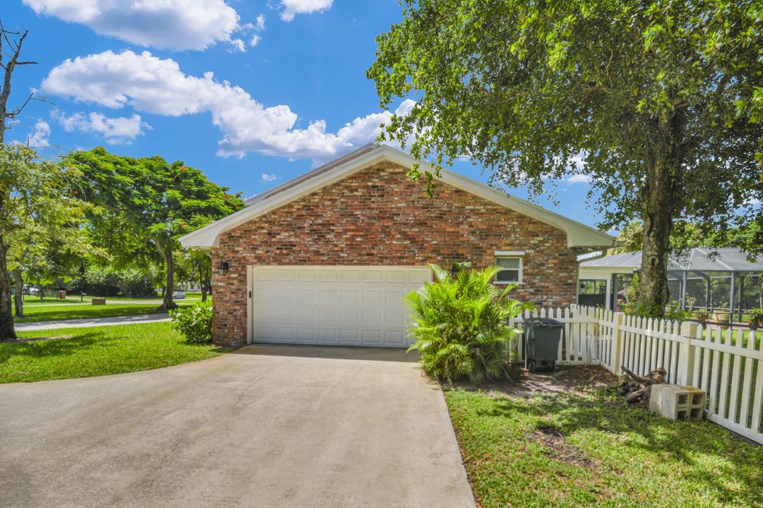 For Sale: $1,025,000 (4 beds, 3 baths, 3079 Square Feet)