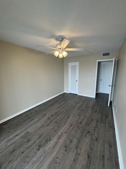 For Rent: $2,000 (2 beds, 1 baths, 861 Square Feet)