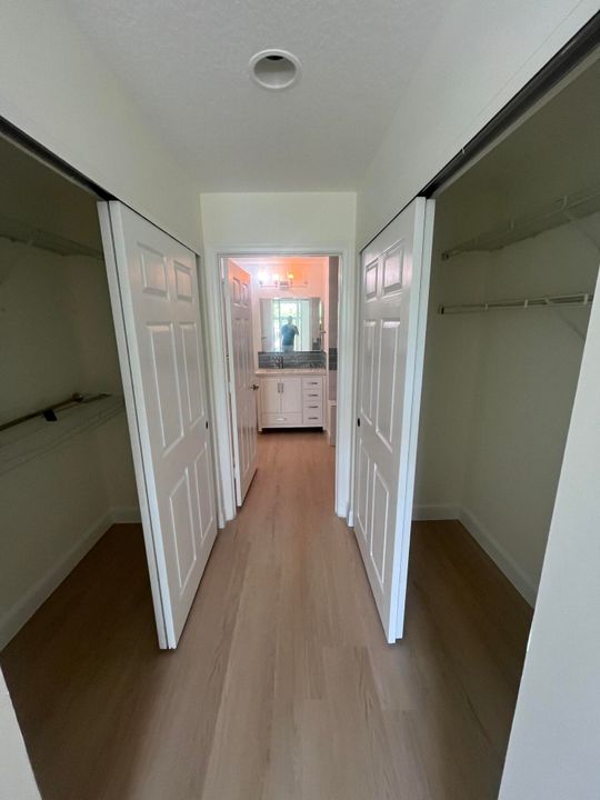 For Rent: $2,150 (1 beds, 1 baths, 720 Square Feet)