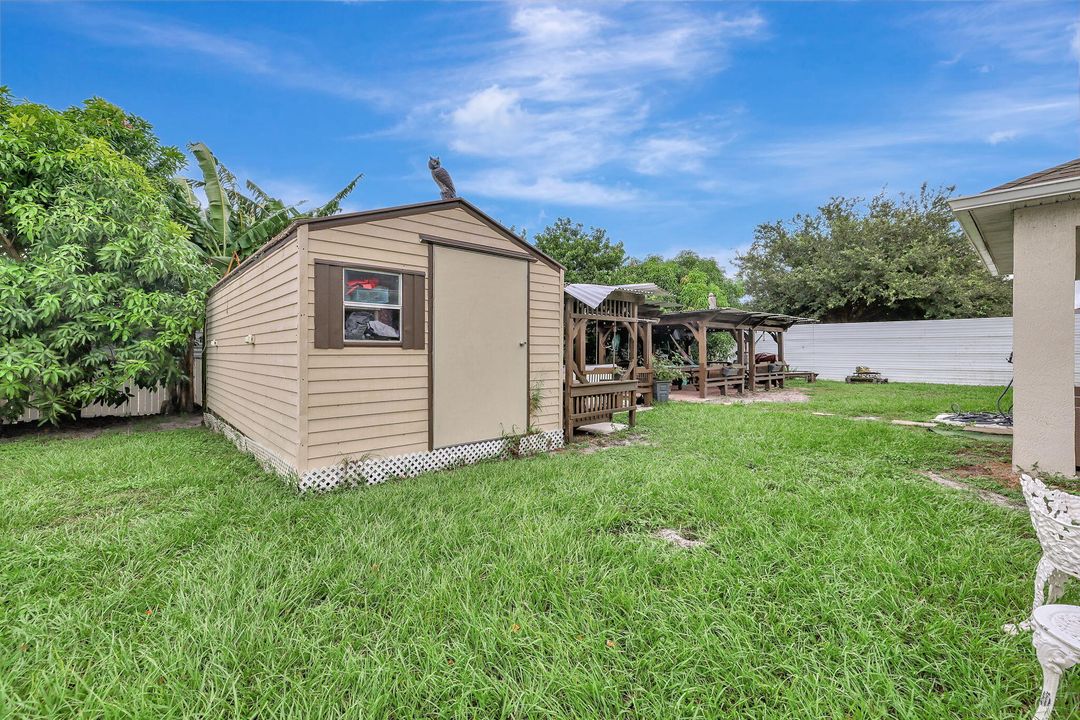 For Sale: $435,000 (3 beds, 2 baths, 2060 Square Feet)