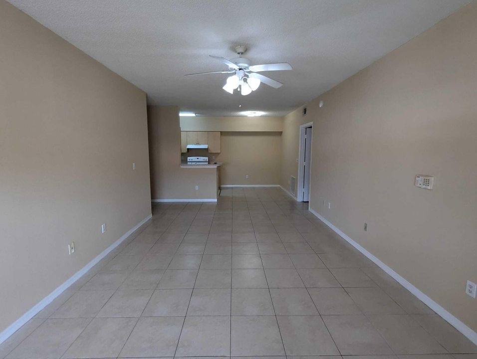 For Rent: $2,200 (3 beds, 2 baths, 1240 Square Feet)