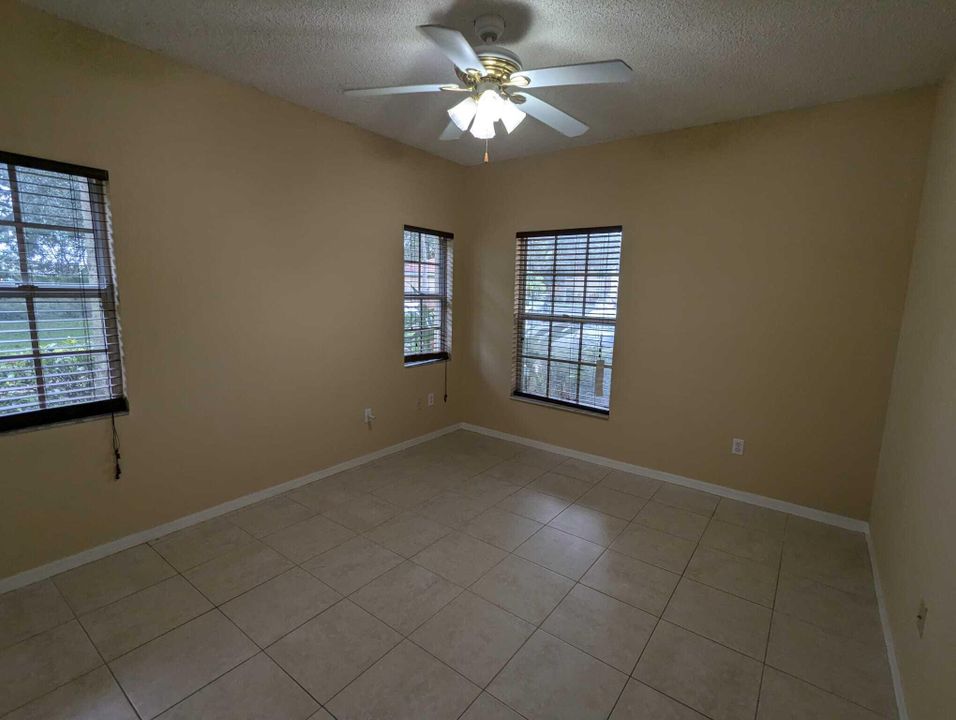 For Rent: $2,200 (3 beds, 2 baths, 1240 Square Feet)