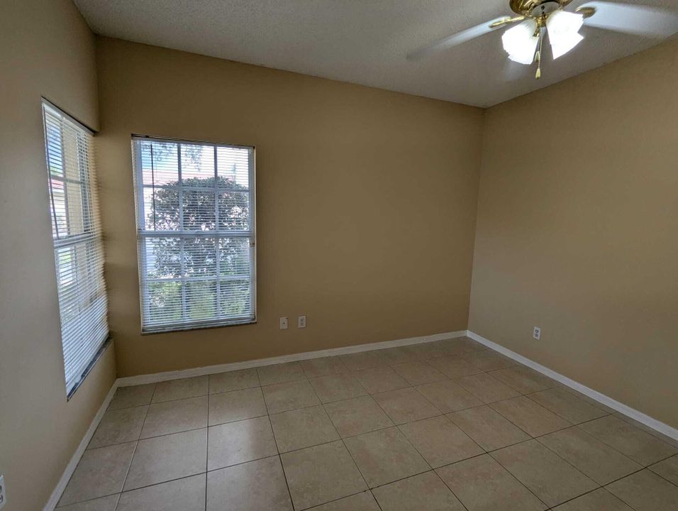 For Rent: $2,200 (3 beds, 2 baths, 1240 Square Feet)