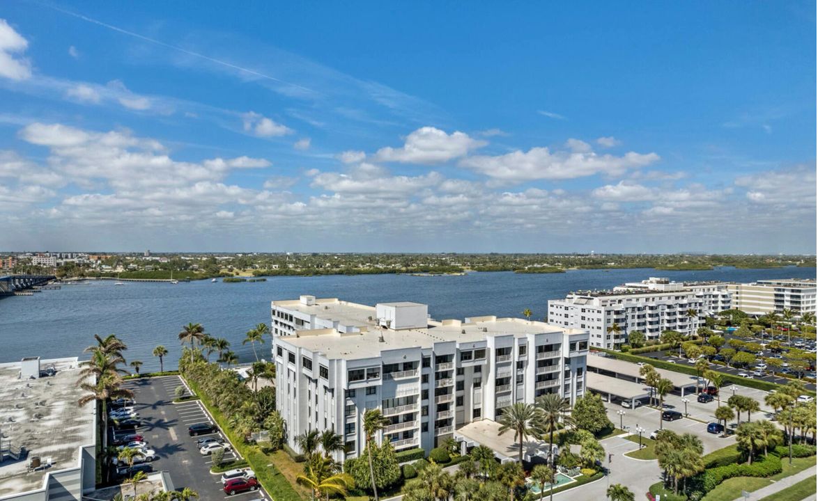 For Sale: $1,249,000 (3 beds, 2 baths, 1578 Square Feet)