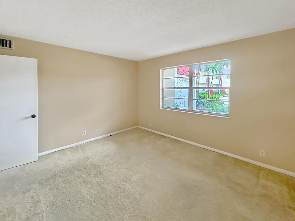 For Sale: $195,000 (2 beds, 2 baths, 1459 Square Feet)