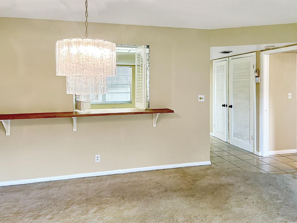 For Sale: $195,000 (2 beds, 2 baths, 1459 Square Feet)