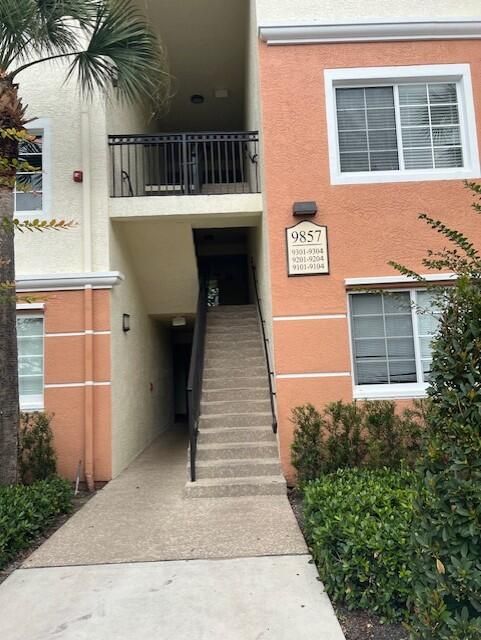 For Rent: $2,300 (3 beds, 2 baths, 1426 Square Feet)