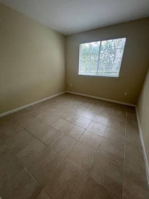 For Rent: $2,300 (3 beds, 2 baths, 1426 Square Feet)