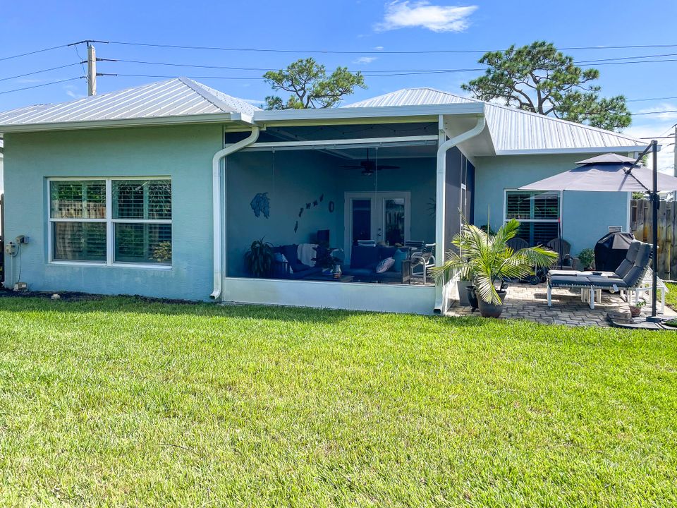 For Sale: $545,000 (3 beds, 2 baths, 1445 Square Feet)