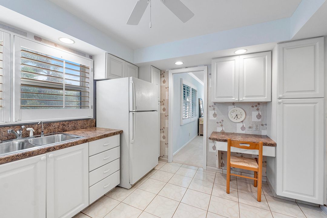 Active With Contract: $550,000 (2 beds, 2 baths, 1239 Square Feet)