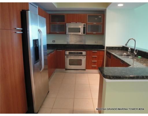 For Rent: $3,600 (3 beds, 3 baths, 1821 Square Feet)