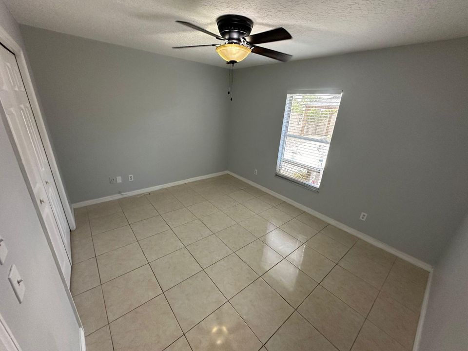 Active With Contract: $2,800 (3 beds, 2 baths, 1474 Square Feet)