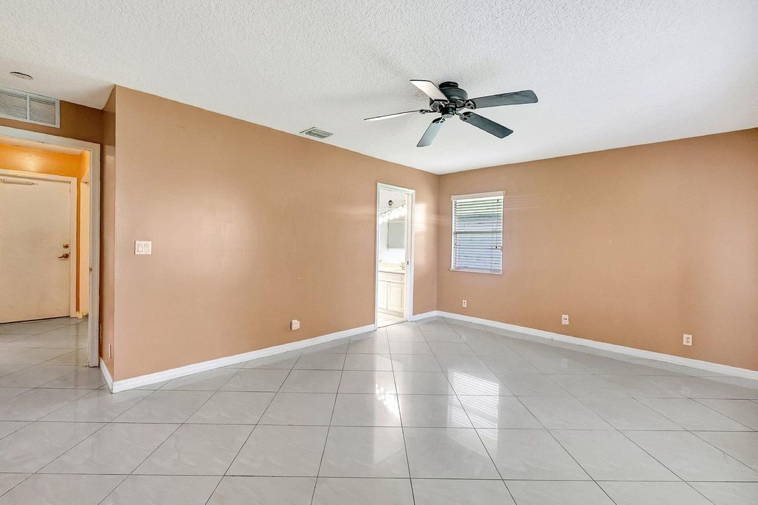 For Sale: $365,000 (3 beds, 2 baths, 1752 Square Feet)