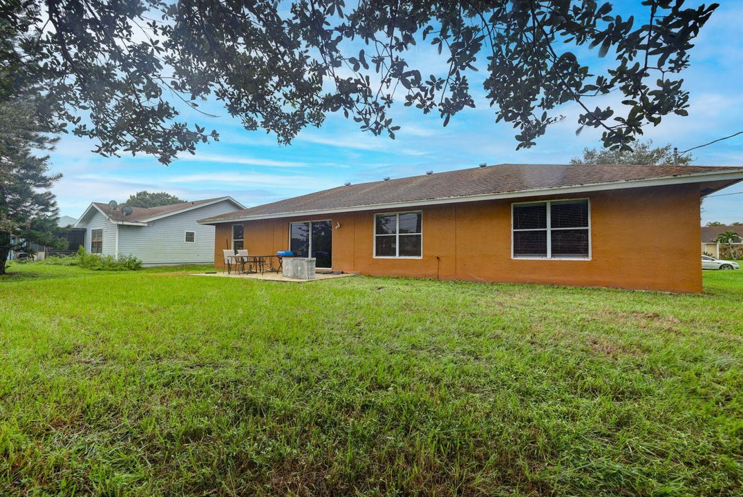 For Sale: $365,000 (3 beds, 2 baths, 1752 Square Feet)