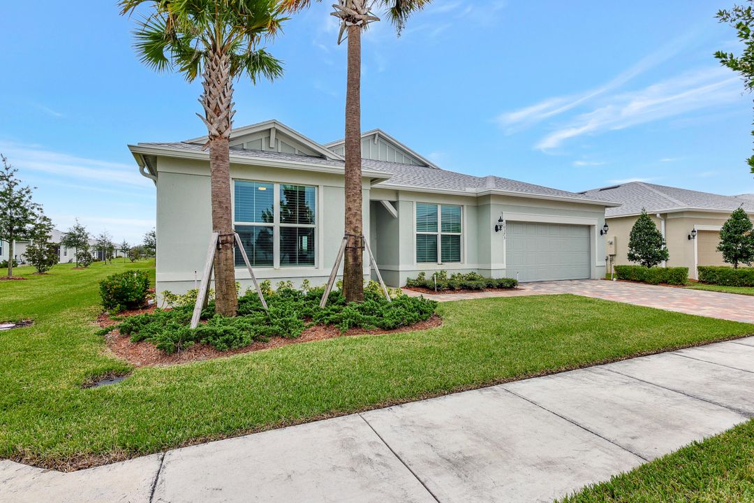 For Sale: $699,500 (3 beds, 2 baths, 2915 Square Feet)