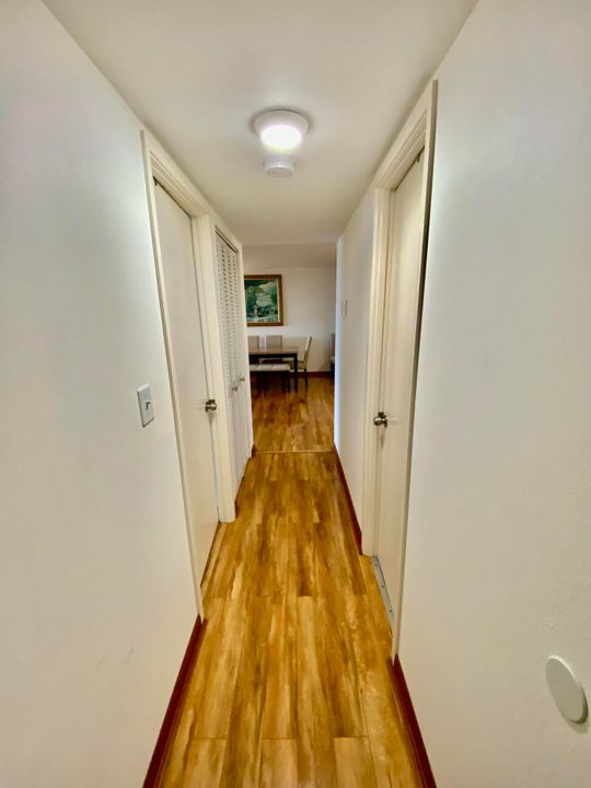 For Sale: $319,900 (2 beds, 2 baths, 1633 Square Feet)