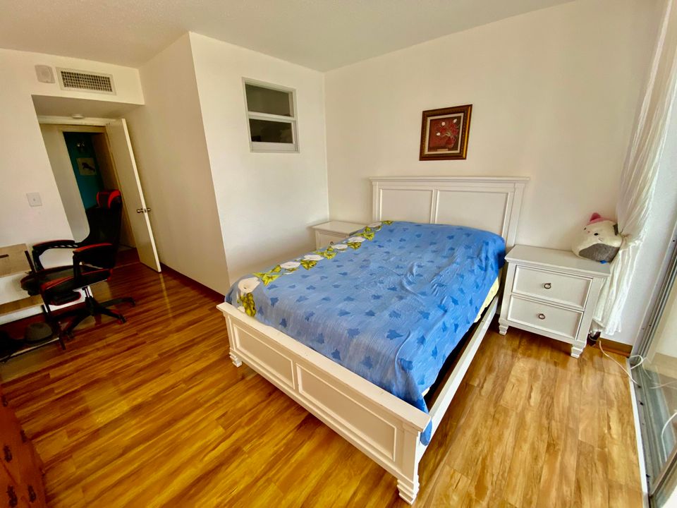 For Sale: $319,900 (2 beds, 2 baths, 1633 Square Feet)