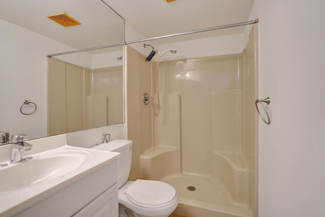 For Sale: $215,000 (2 beds, 2 baths, 1025 Square Feet)