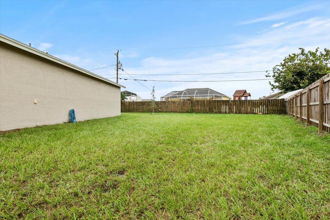 For Sale: $472,000 (4 beds, 2 baths, 1915 Square Feet)