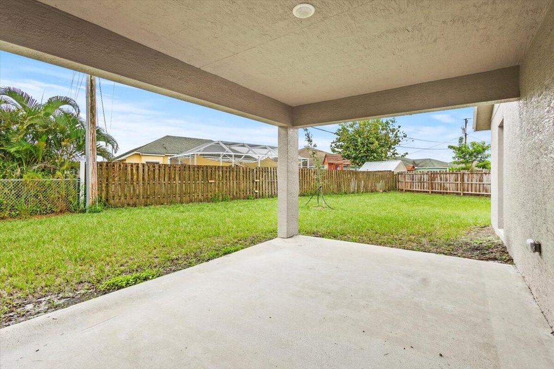 For Sale: $472,000 (4 beds, 2 baths, 1915 Square Feet)