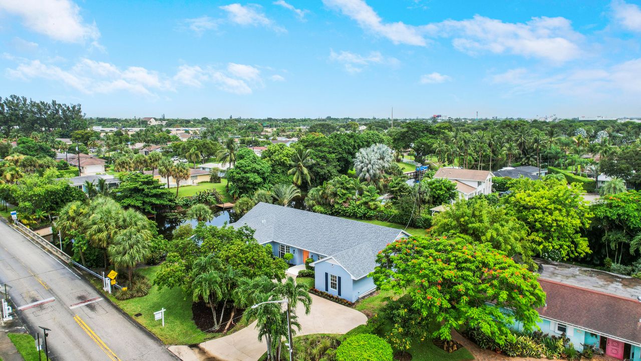 For Sale: $1,425,000 (4 beds, 2 baths, 2457 Square Feet)