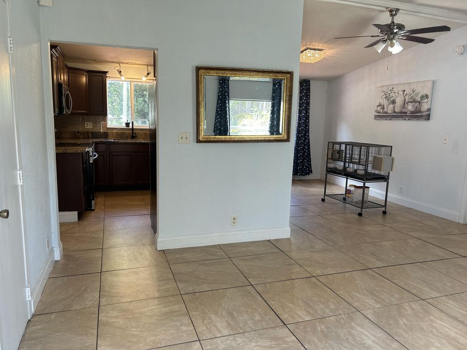 For Rent: $3,500 (3 beds, 2 baths, 1200 Square Feet)