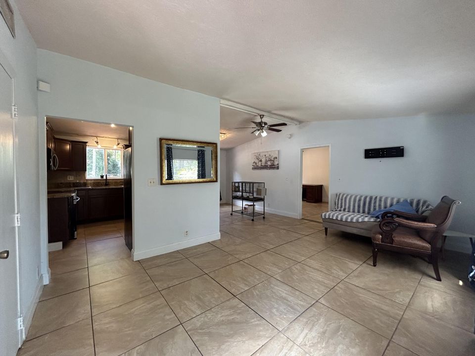 For Rent: $3,500 (3 beds, 2 baths, 1200 Square Feet)