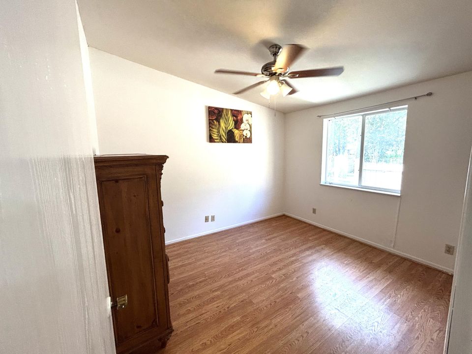 For Rent: $3,500 (3 beds, 2 baths, 1200 Square Feet)