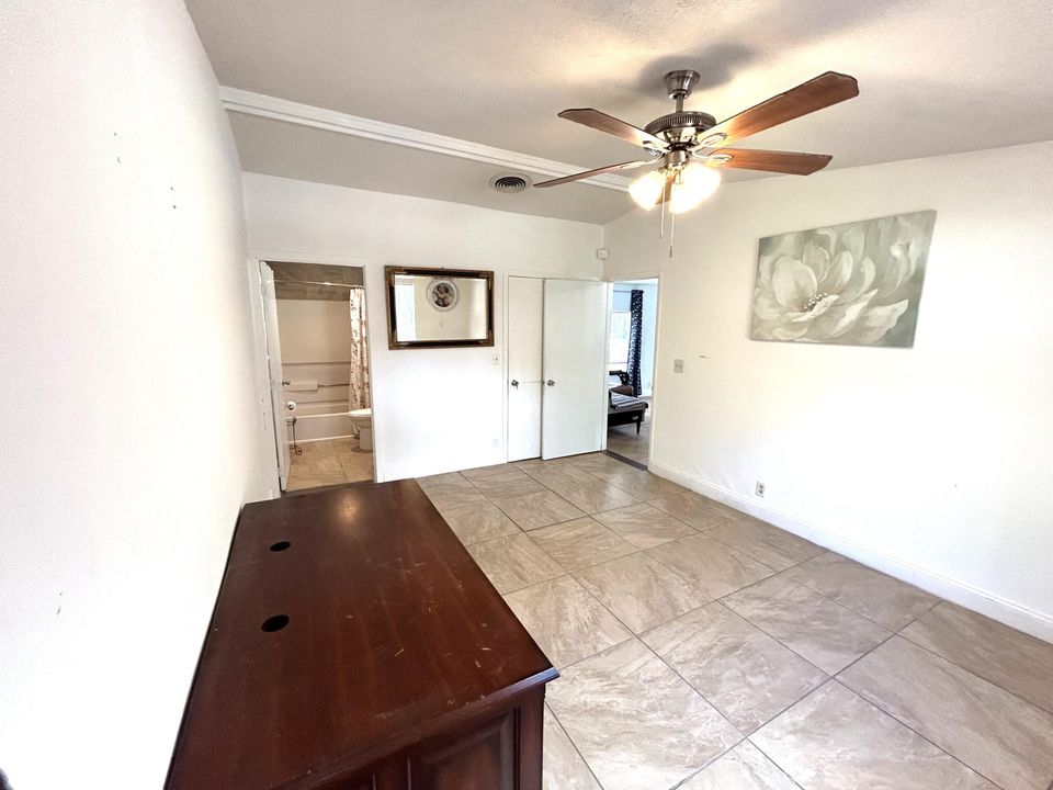 For Rent: $3,500 (3 beds, 2 baths, 1200 Square Feet)