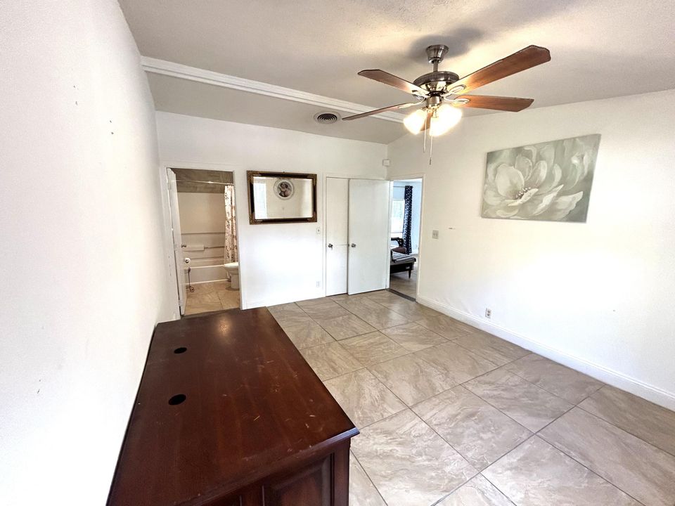 For Rent: $3,500 (3 beds, 2 baths, 1200 Square Feet)