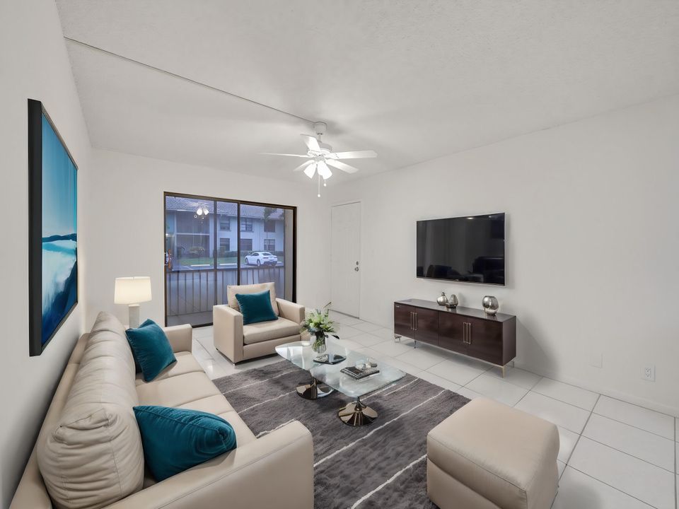 For Sale: $259,999 (2 beds, 2 baths, 1008 Square Feet)